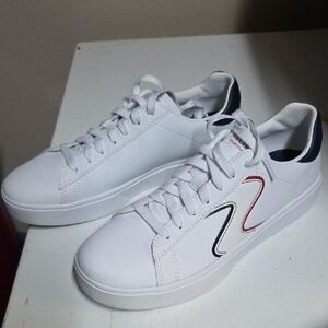 Sz 9 Skechers White Women’s Low-Top Court Sneakers with Red & Blue Accent